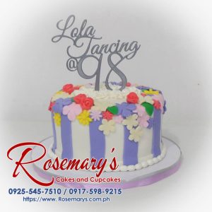 Delicious one-layer cake featuring a stunning 3D printed topper. Perfect for themed celebrations! Order your custom cake from Rosemary's Cakes: 0917-598-9215.