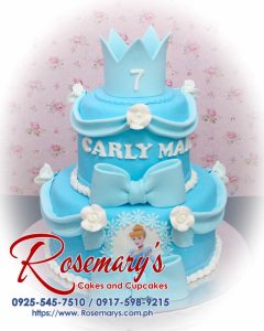 Delicious 2 layer Cinderella themed cake in blue with a beautiful ribbon. Perfect for any celebration! From Rosemary's Cakes, 0925-545-7510.