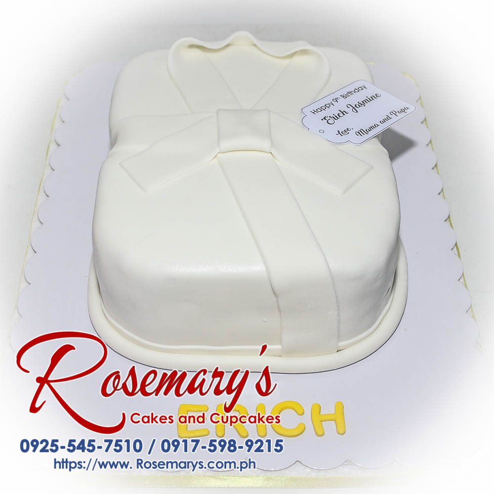 Delicious one-layer white cake decorated with a detailed karate gi design. Perfect for martial arts enthusiasts! Order your themed cake from Rosemary's Cakes: 0925-545-7510