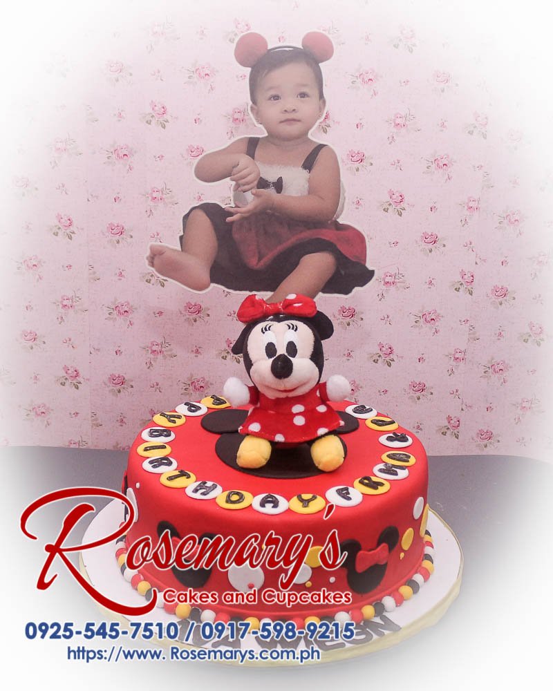 Delicious Minnie Mouse themed cake by Rosemary's Cakes. One layer, black and red design, perfect for celebrations. Contact: 0917-598-9215.